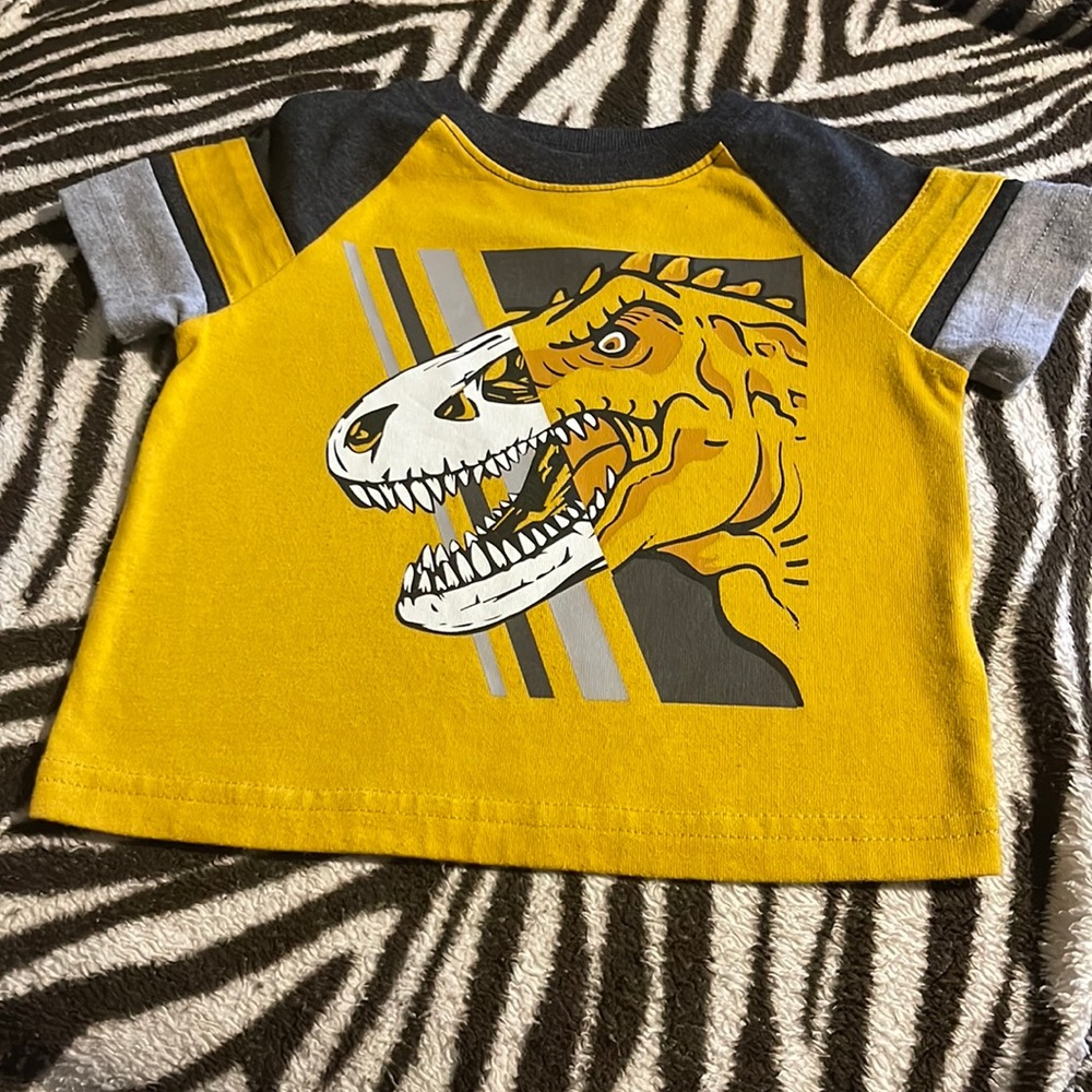 Garanimals Toddler boys short sleeve shirt.